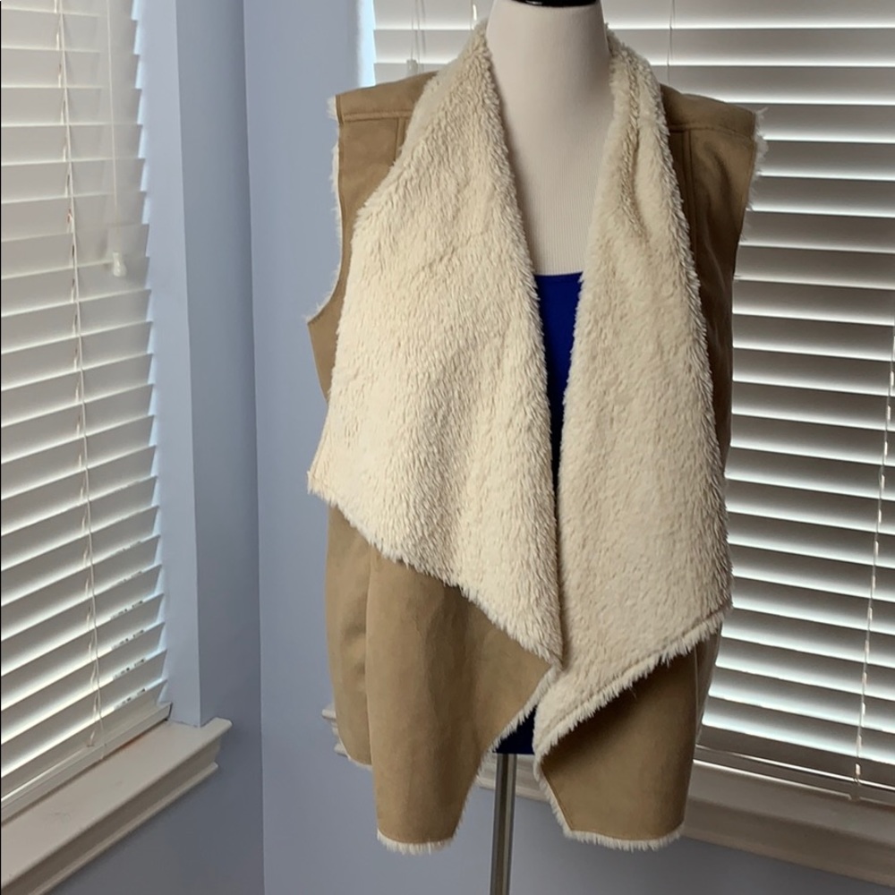 Faux Sherpa lined vest perfect for fall! 2X nwot!